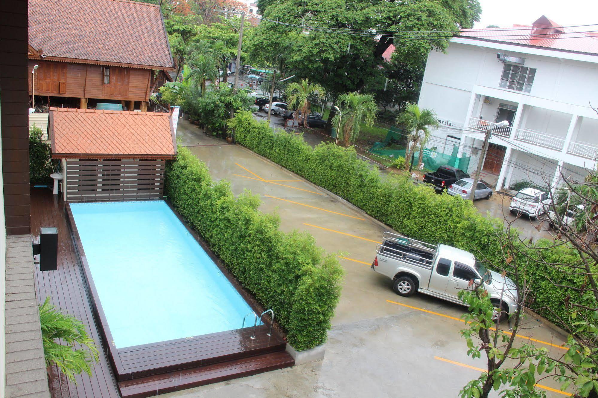 Monmuang Hotel Chiang Mai Bagian luar foto