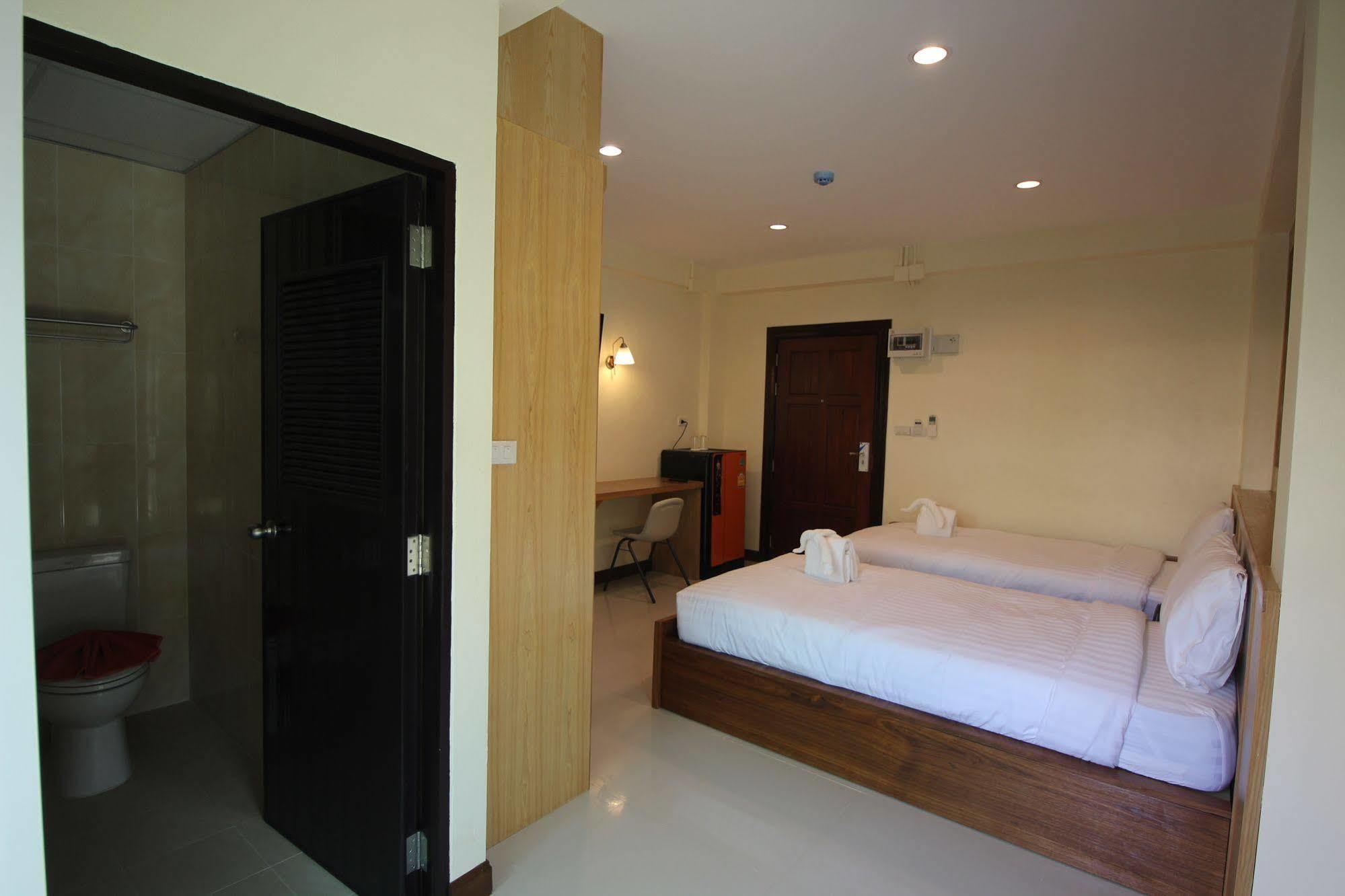 Monmuang Hotel Chiang Mai Bagian luar foto