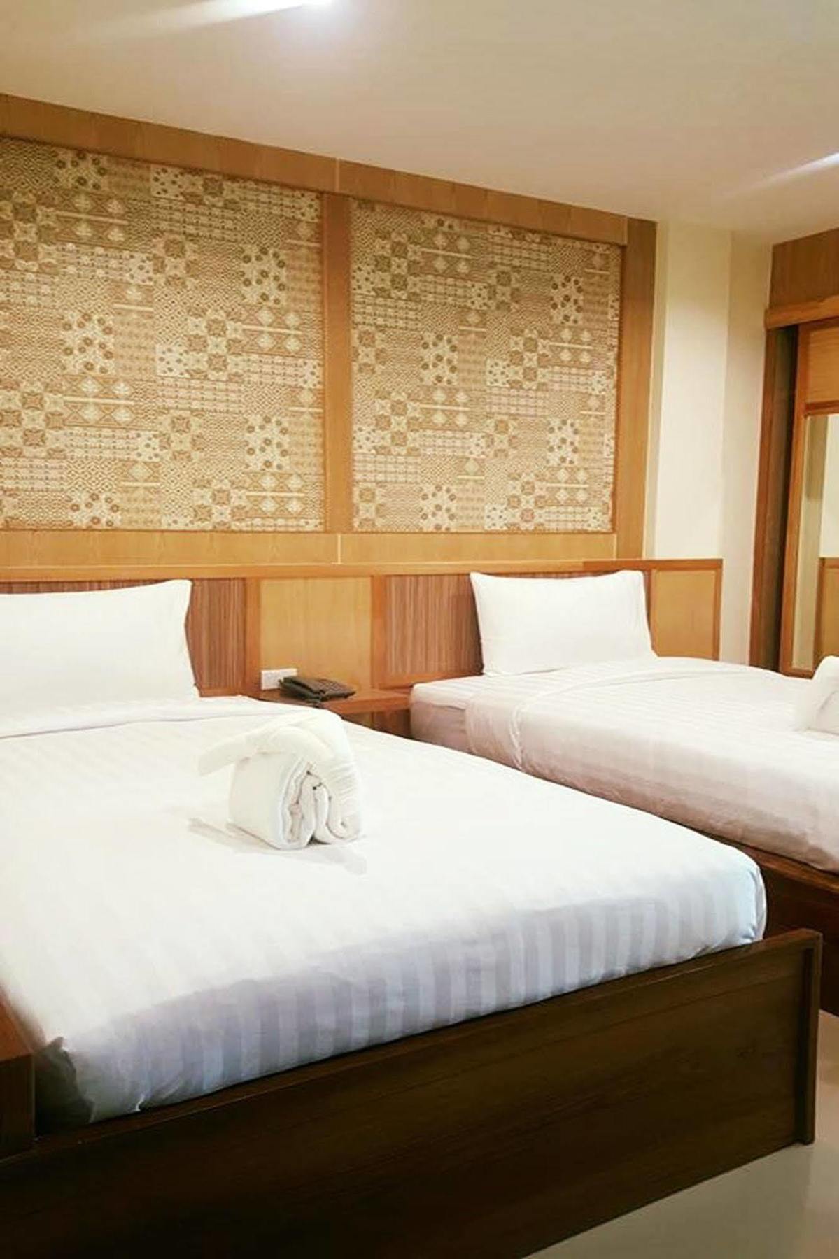 Monmuang Hotel Chiang Mai Bagian luar foto