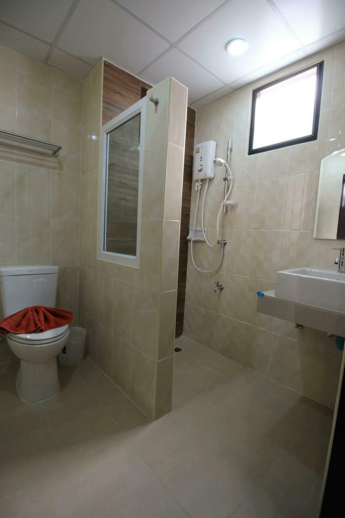 Monmuang Hotel Chiang Mai Bagian luar foto