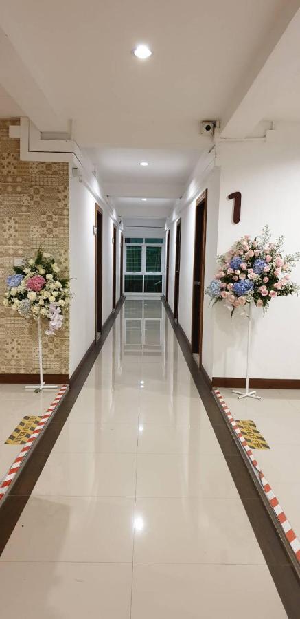 Monmuang Hotel Chiang Mai Bagian luar foto