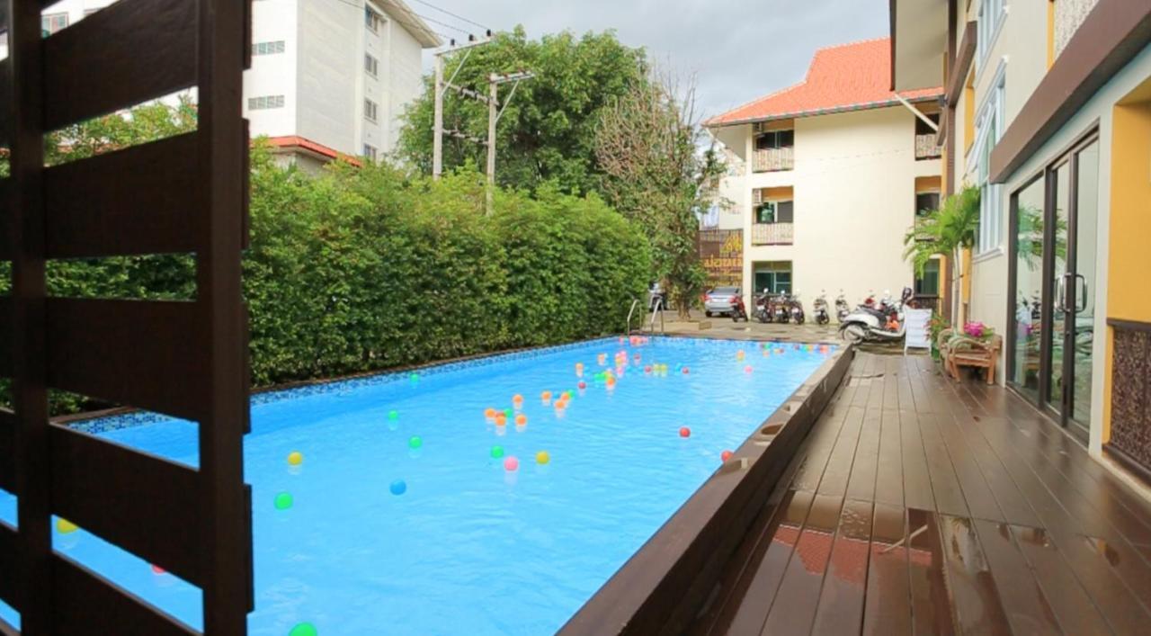 Monmuang Hotel Chiang Mai Bagian luar foto